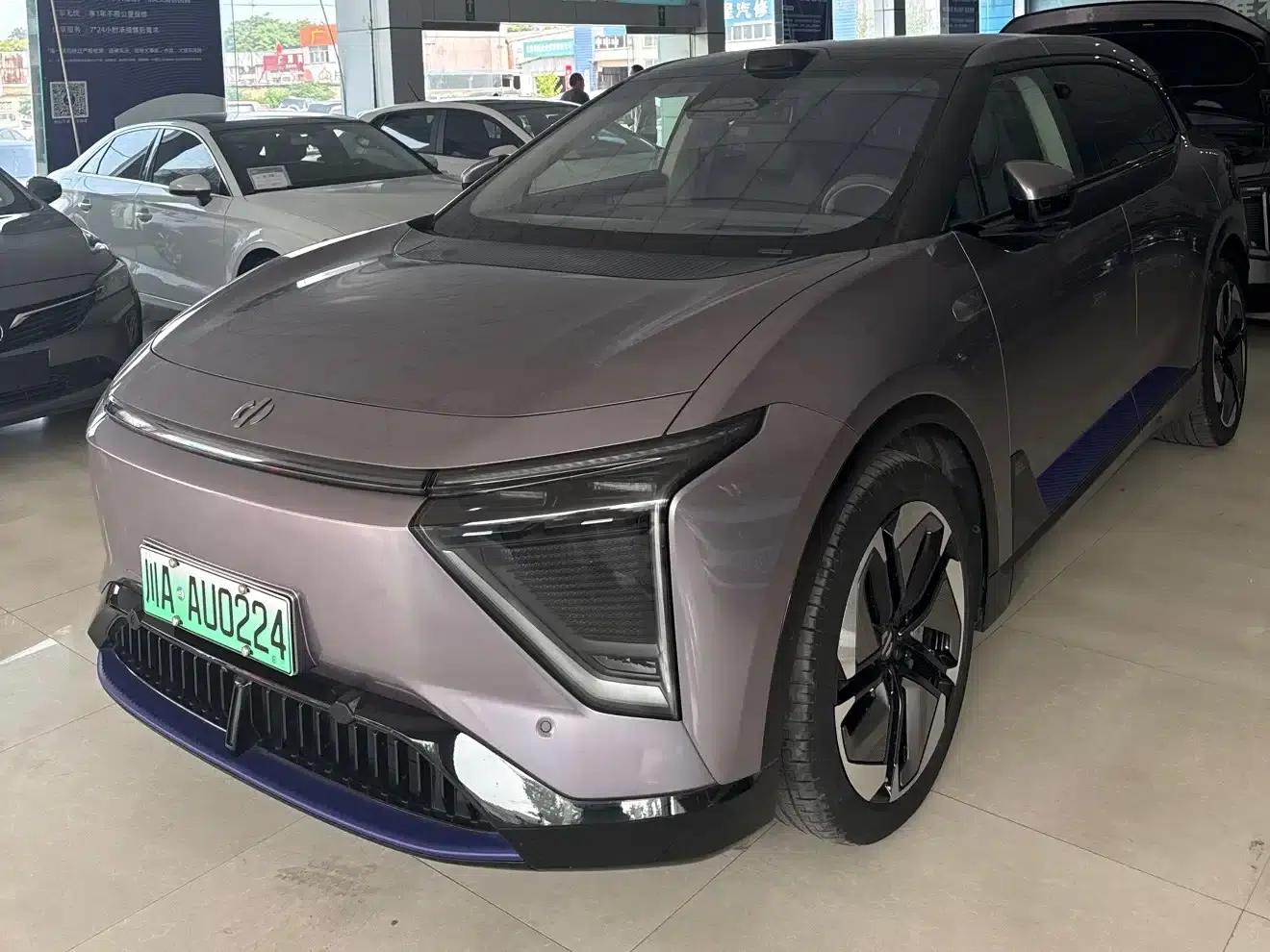 HiPhi Y 2023 560km Elite Edition — миниатюра 1