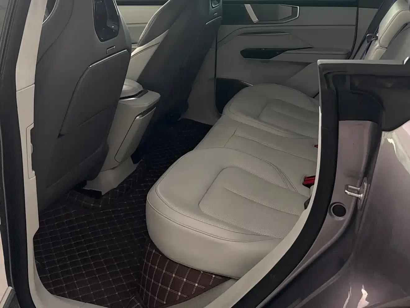 HiPhi Y 2023 560km Elite Edition — миниатюра 11
