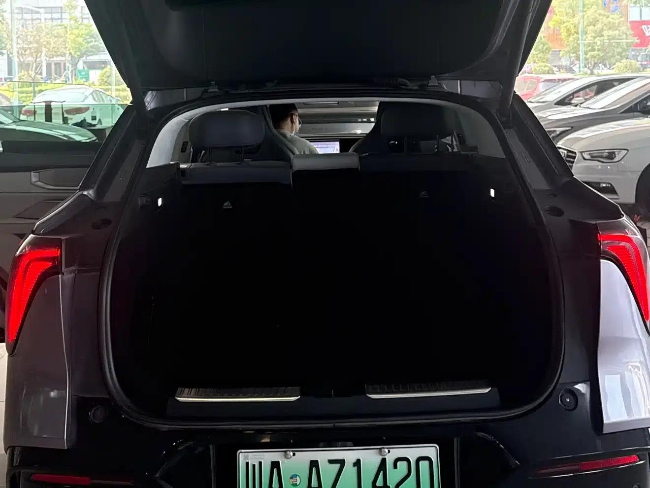 HiPhi Y 2023 560km Elite Edition — миниатюра 14