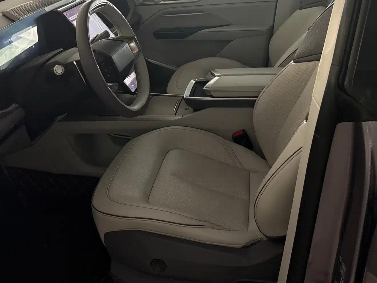 HiPhi Y 2023 560km Elite Edition — миниатюра 9