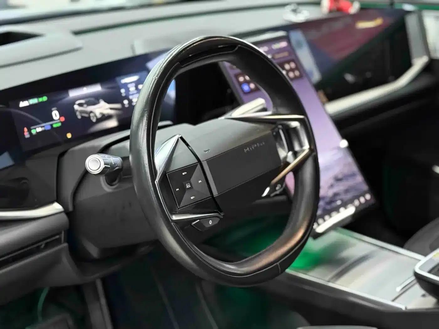 HiPhi Y 2023 560km Elite Edition — миниатюра 11