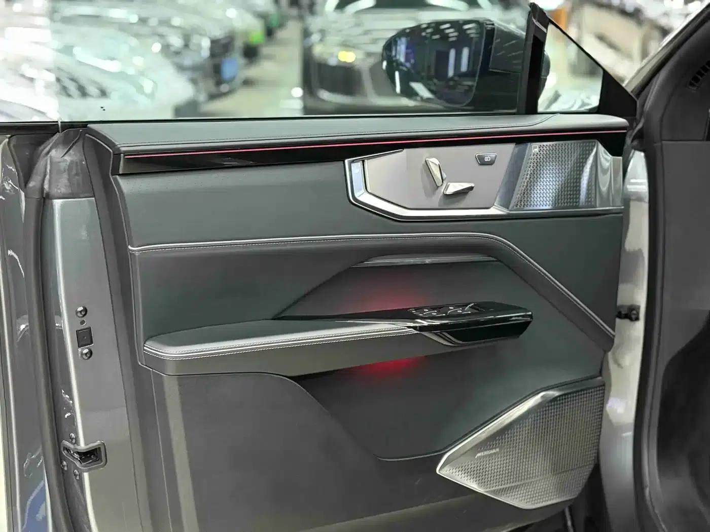 HiPhi Y 2023 560km Elite Edition — миниатюра 12