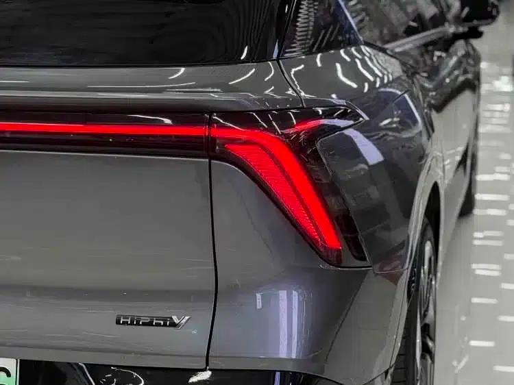 HiPhi Y 2023 560km Elite Edition — миниатюра 8