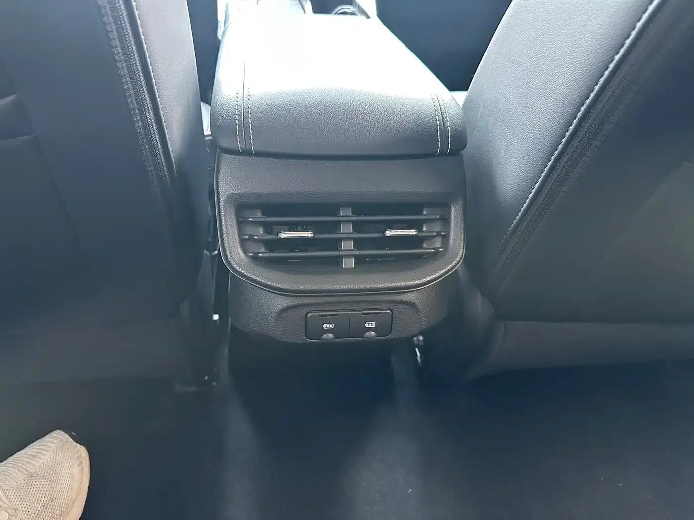 Haval H6 New Energy 2023 DHT-PHEV 110KM Joyful Edition — миниатюра 17