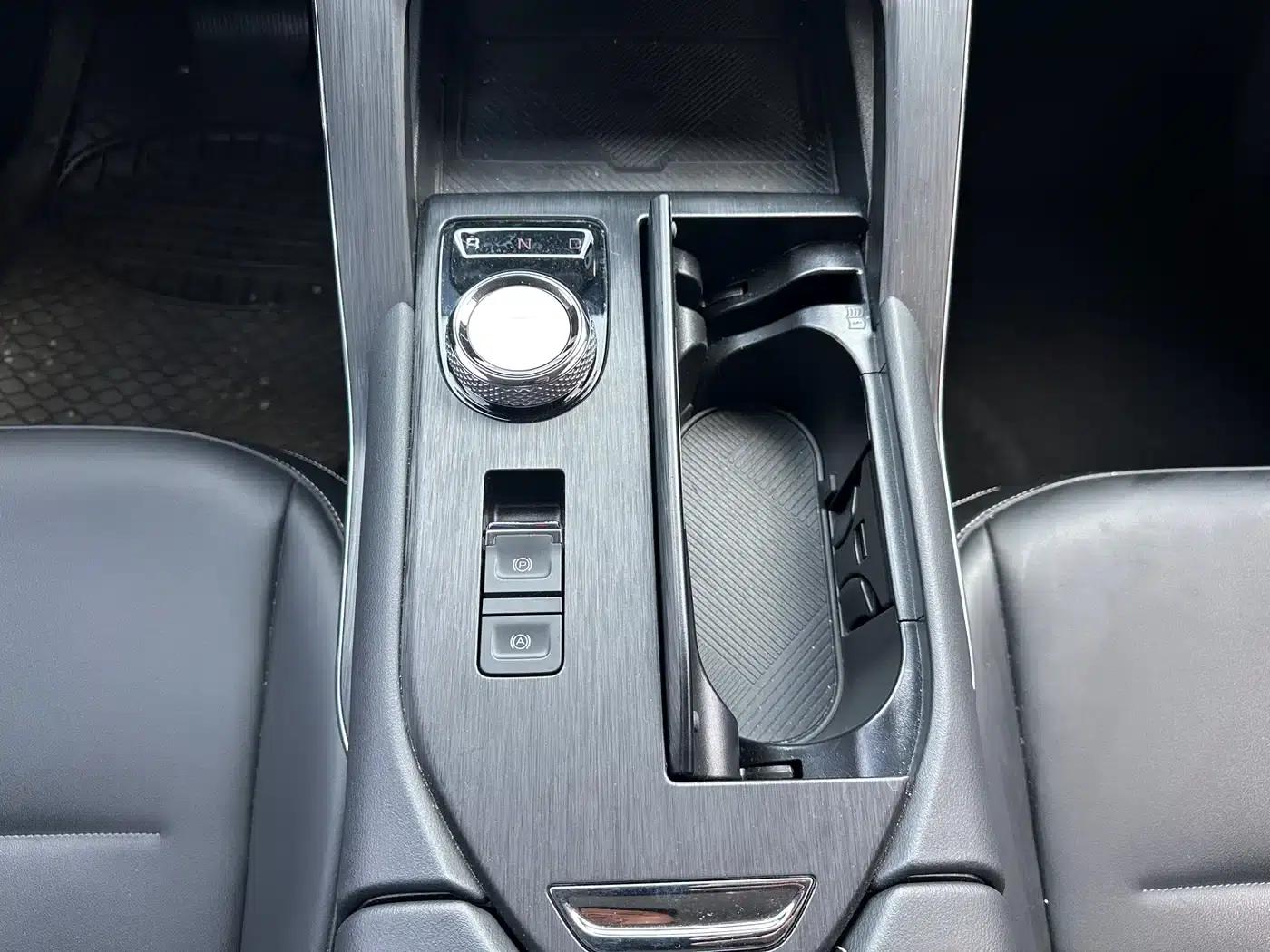 Haval H6 New Energy 2023 DHT-PHEV 110KM Joyful Edition — миниатюра 18
