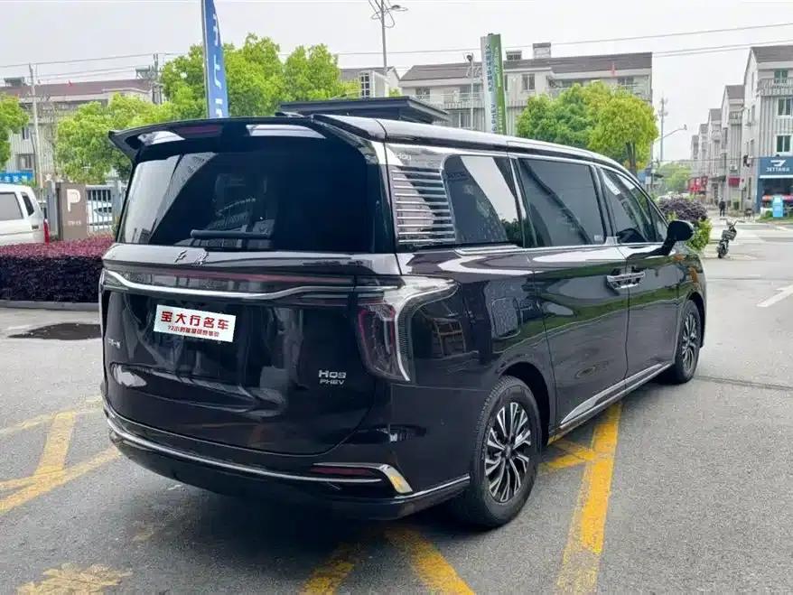 Hongqi HQ9 PHEV 2024 2.0T AWD Luxury Edition — миниатюра 3