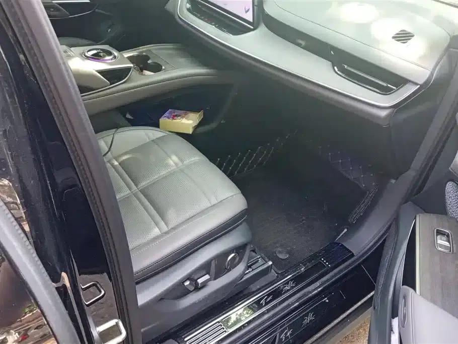 Hongqi Tiangong 08 2025 680 Ultra 4WD Edition — миниатюра 8