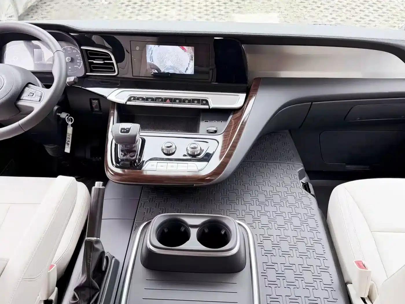 Hongqi Golden Sunflower Guoyue 2024 3.0T Flagship Edition 17-seater — миниатюра 8