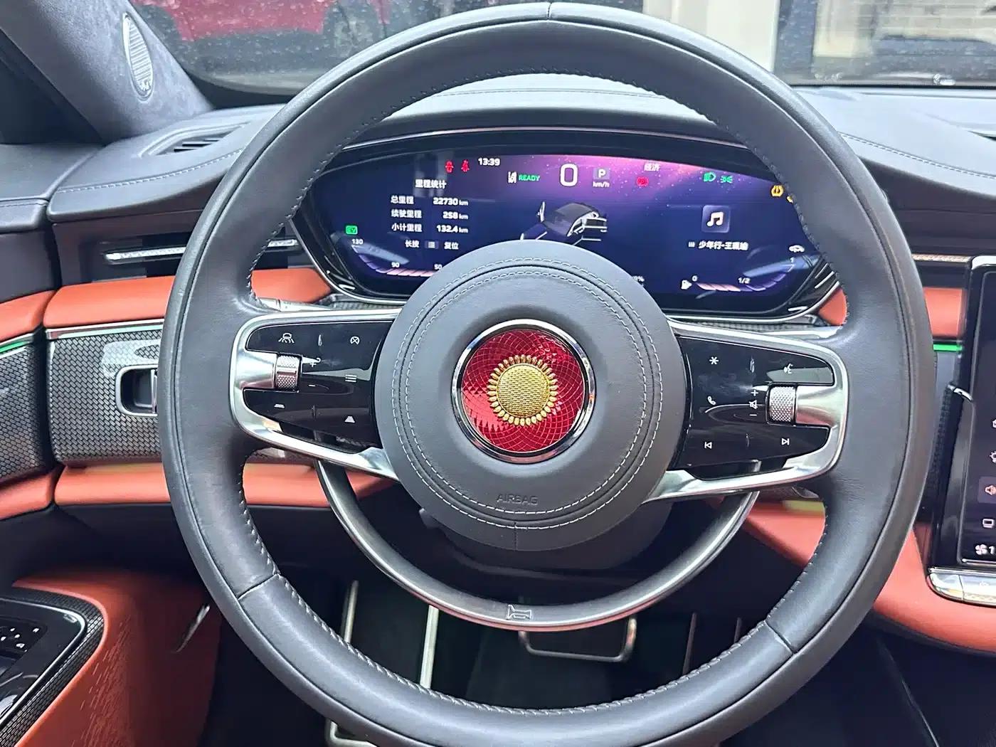 Hongqi Golden Sunflower Elegant 2024 Model 4.0T V8 — миниатюра 4