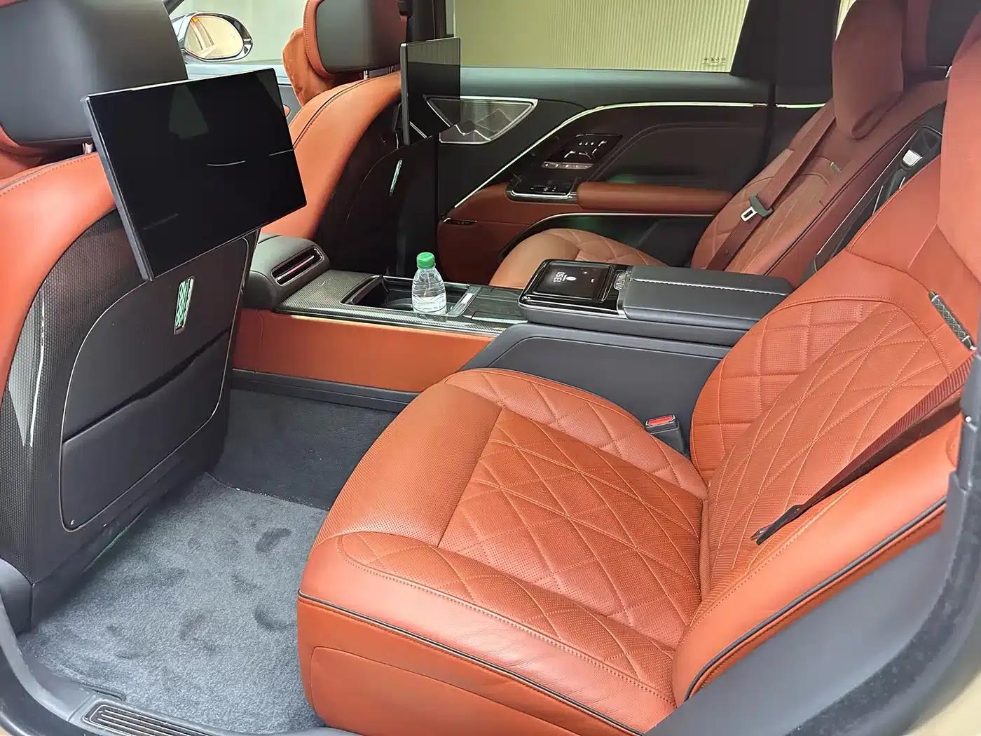 Hongqi Golden Sunflower Elegant 2024 Model 4.0T V8 — миниатюра 5