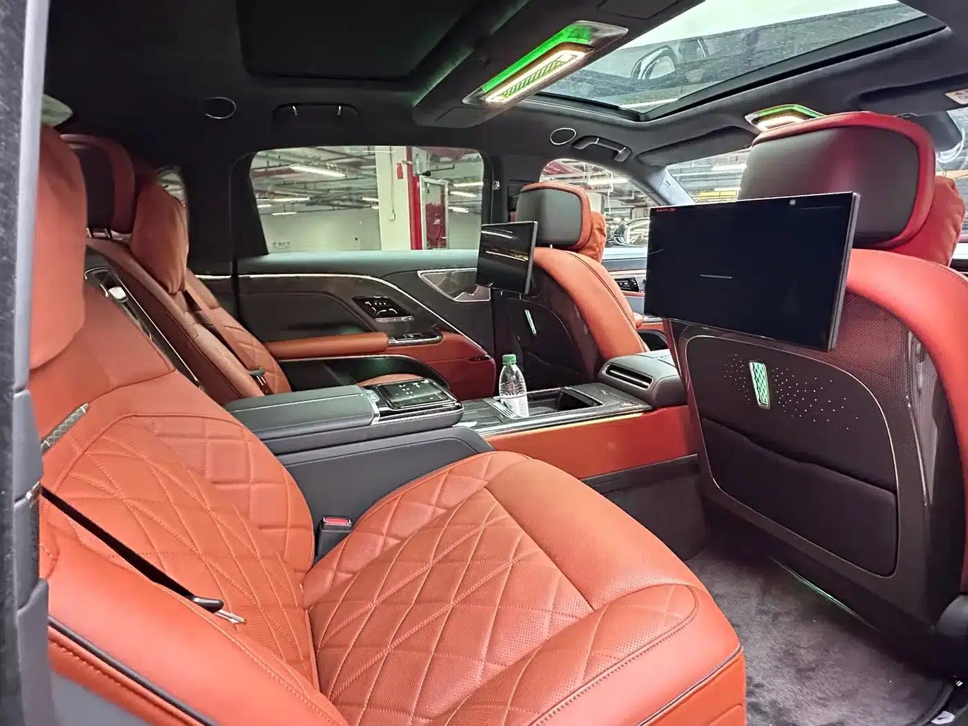 Hongqi Golden Sunflower Elegant 2024 Model 4.0T V8 — миниатюра 8