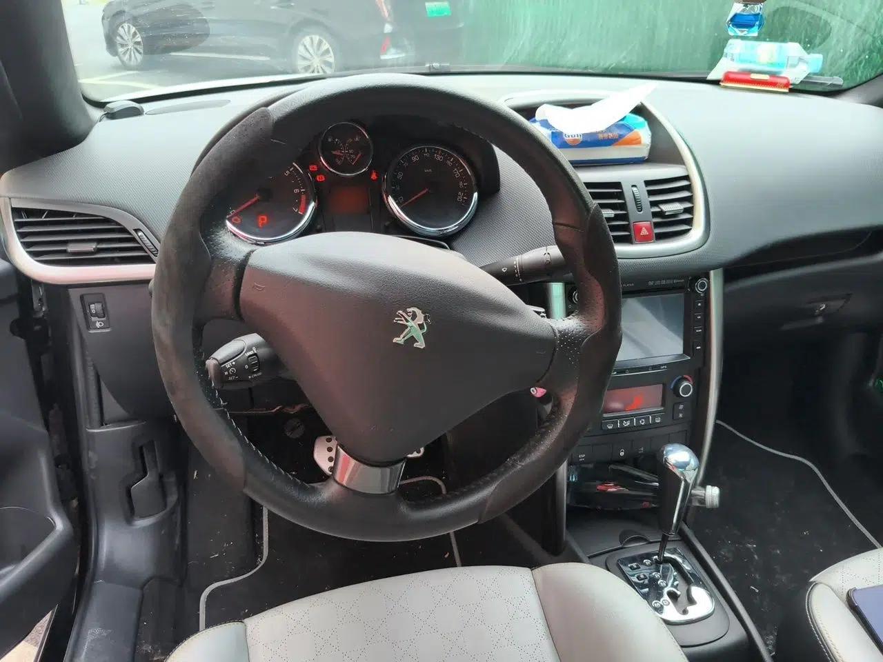 Peugeot 207 2013 1.6L CC Automatic Fashion Edition — миниатюра 11