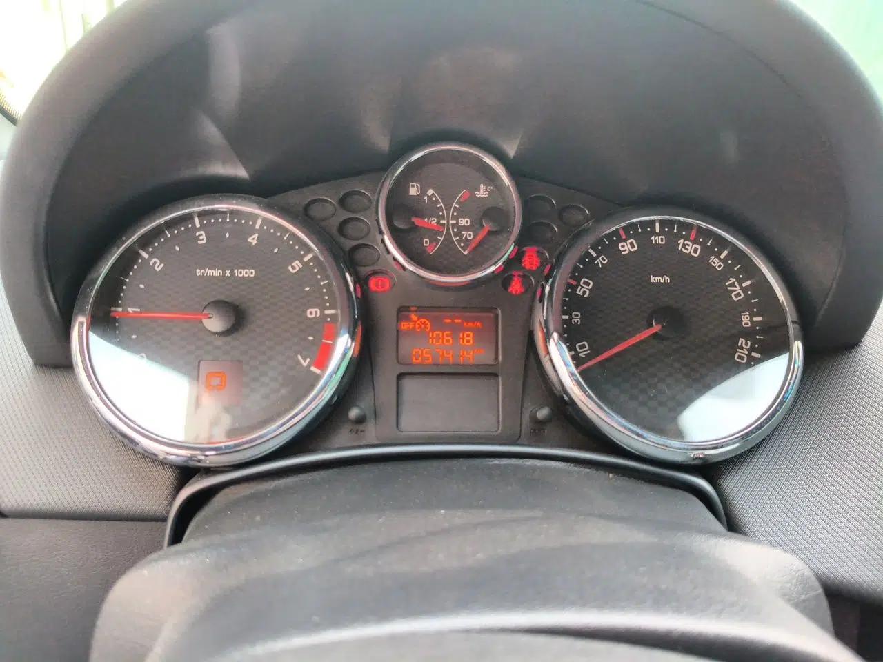 Peugeot 207 2013 1.6L CC Automatic Fashion Edition — миниатюра 12