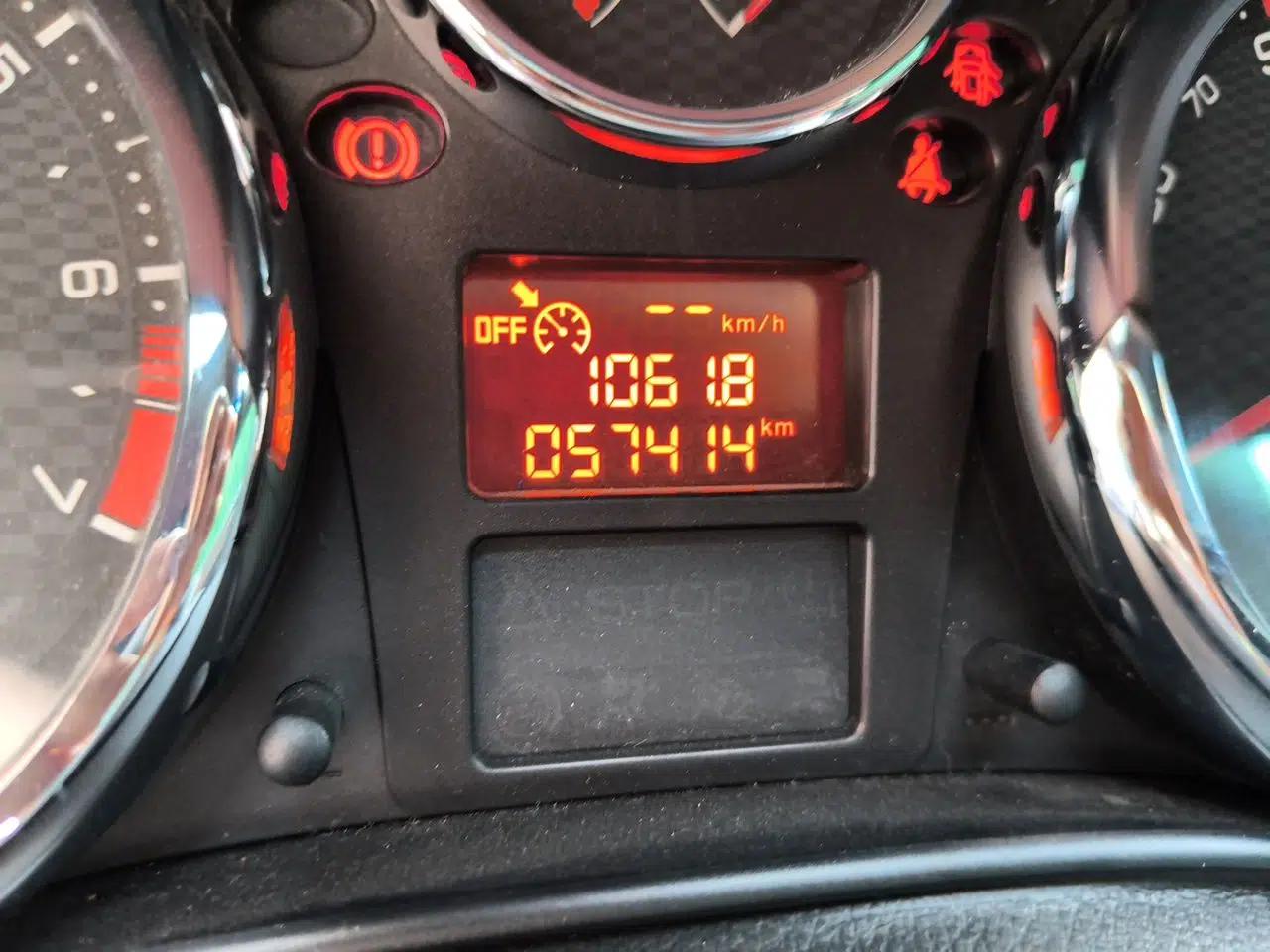 Peugeot 207 2013 1.6L CC Automatic Fashion Edition — миниатюра 13