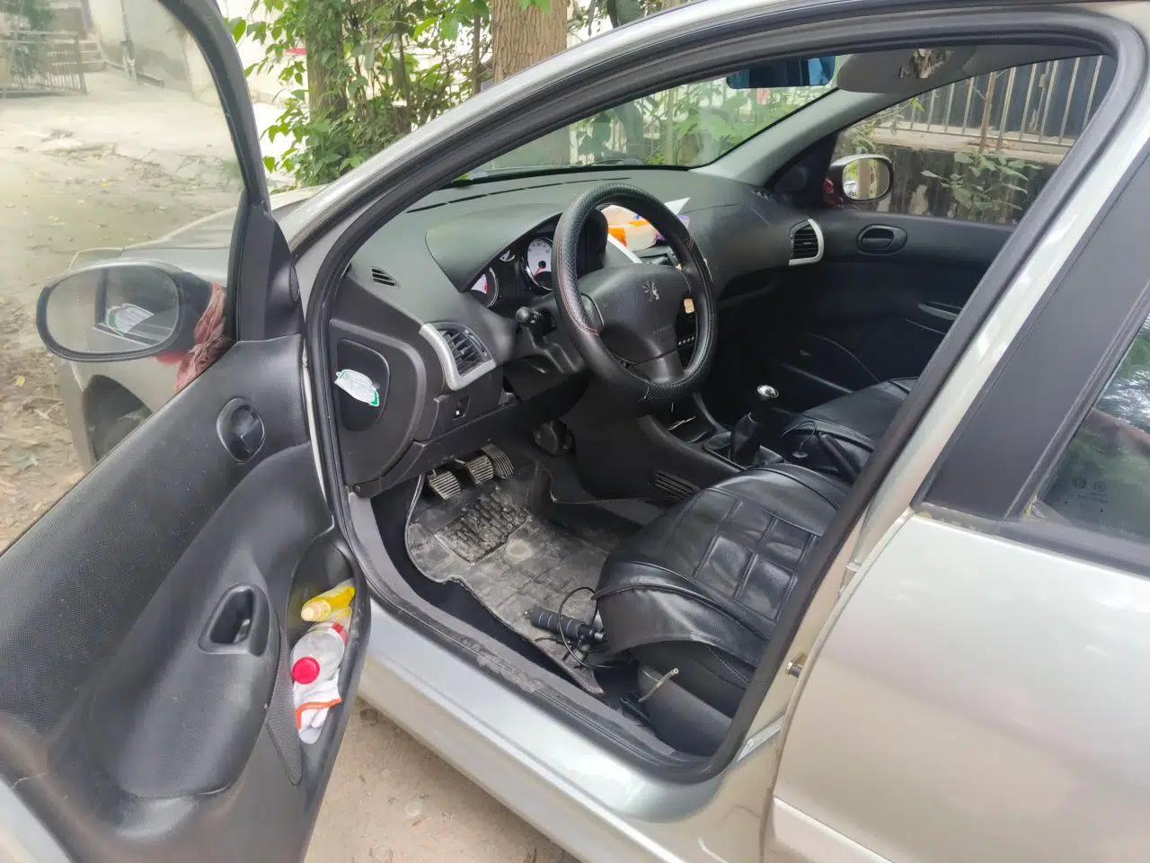 Peugeot 207 2011 Hatchback 1.4L Manual Yule Edition — миниатюра 17