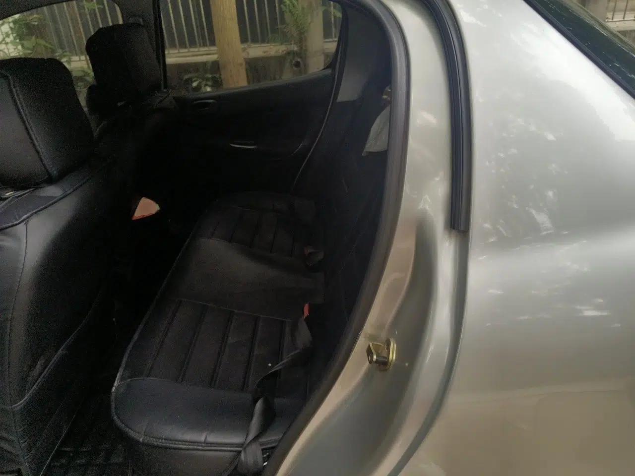 Peugeot 207 2011 Hatchback 1.4L Manual Yule Edition — миниатюра 18