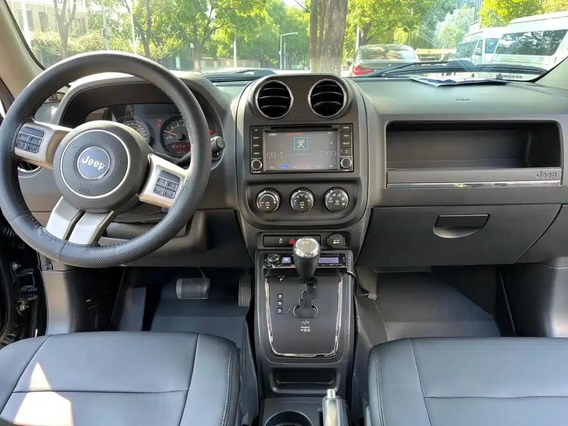 2014 Jeep Compass 2.4L Sport Edition — миниатюра 11