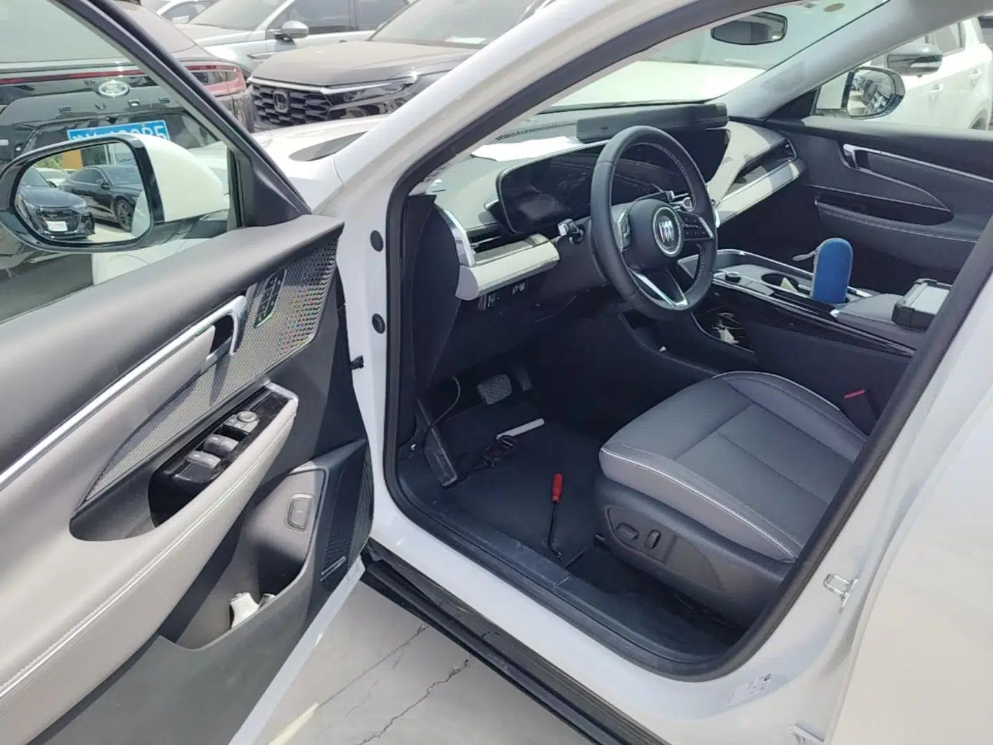 Buick E5 2025 Model 620KM Prestige Edition — миниатюра 19