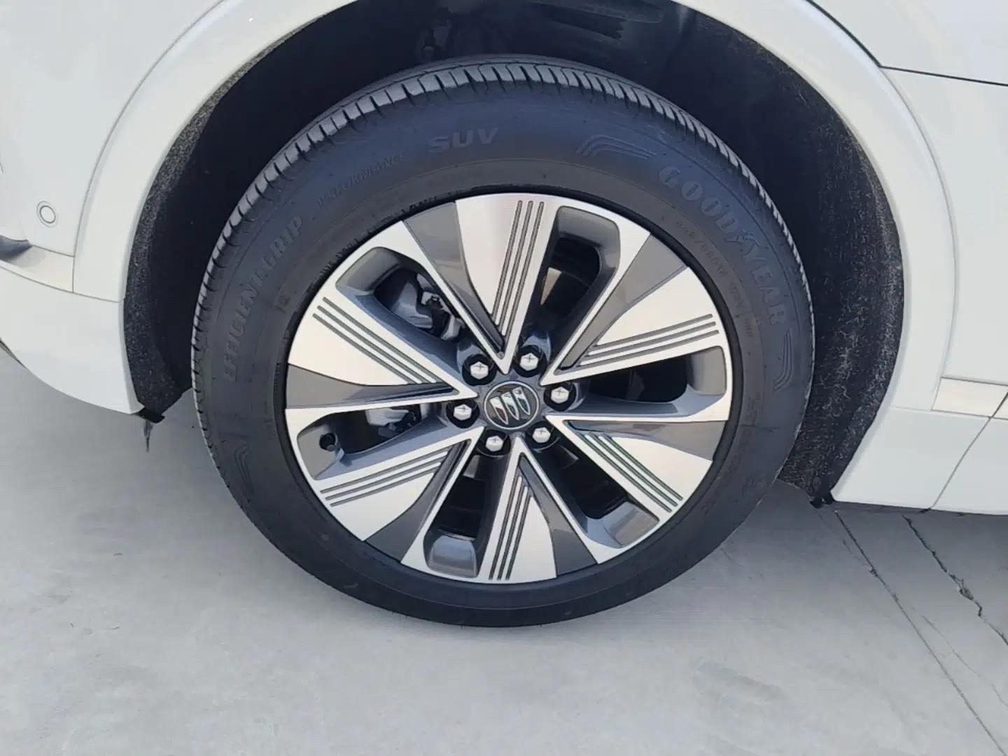 Buick E5 2025 Model 620KM Prestige Edition — миниатюра 8