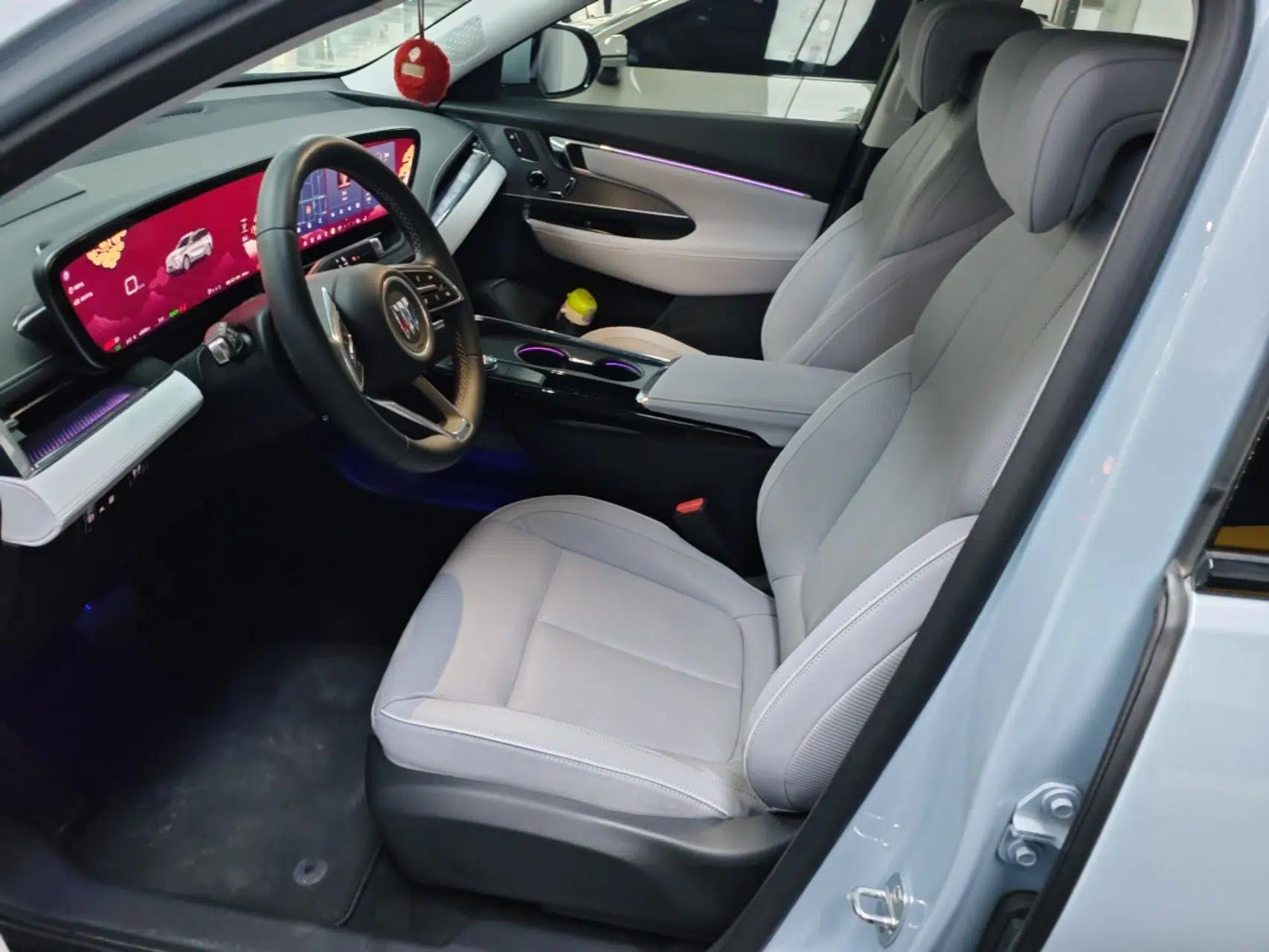 Buick E5 2024 Premium Standard-Range Audiovisual Edition — миниатюра 18