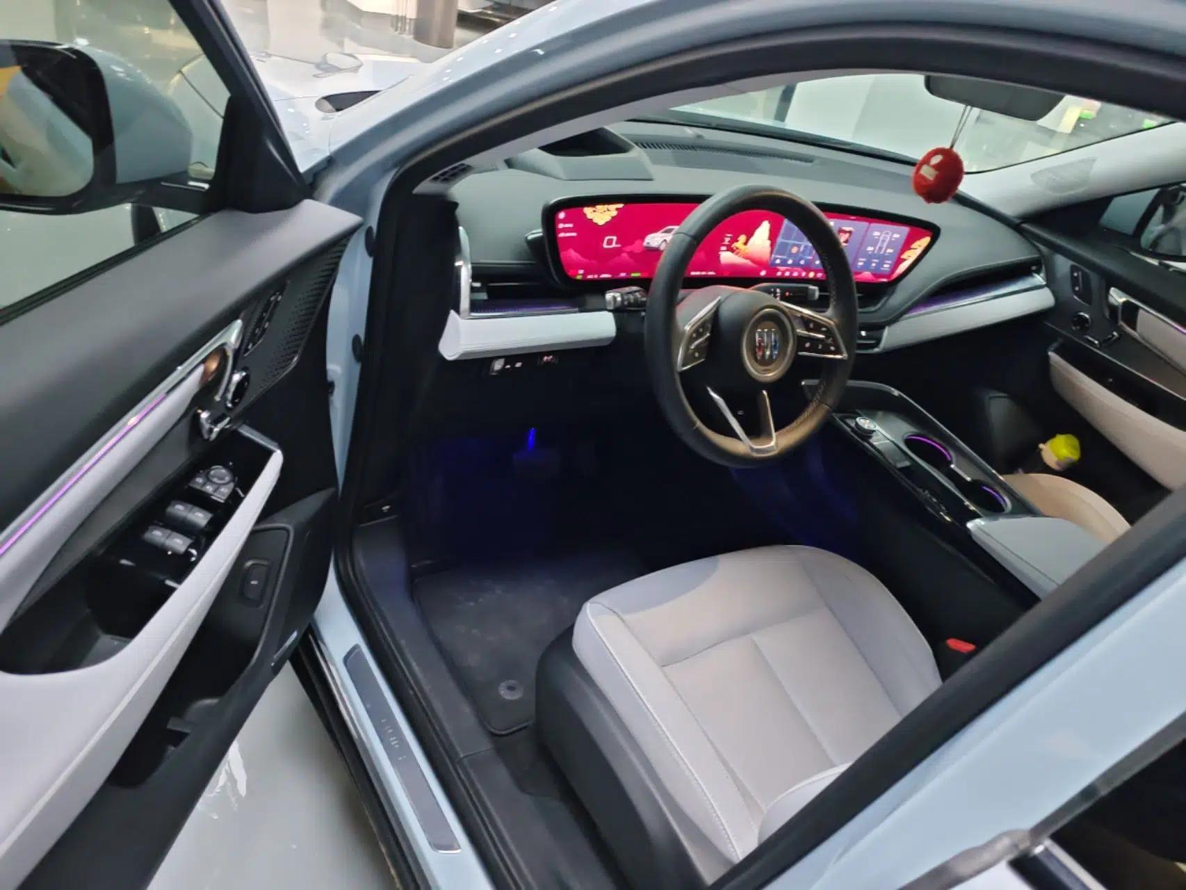 Buick E5 2024 Premium Standard-Range Audiovisual Edition — миниатюра 19