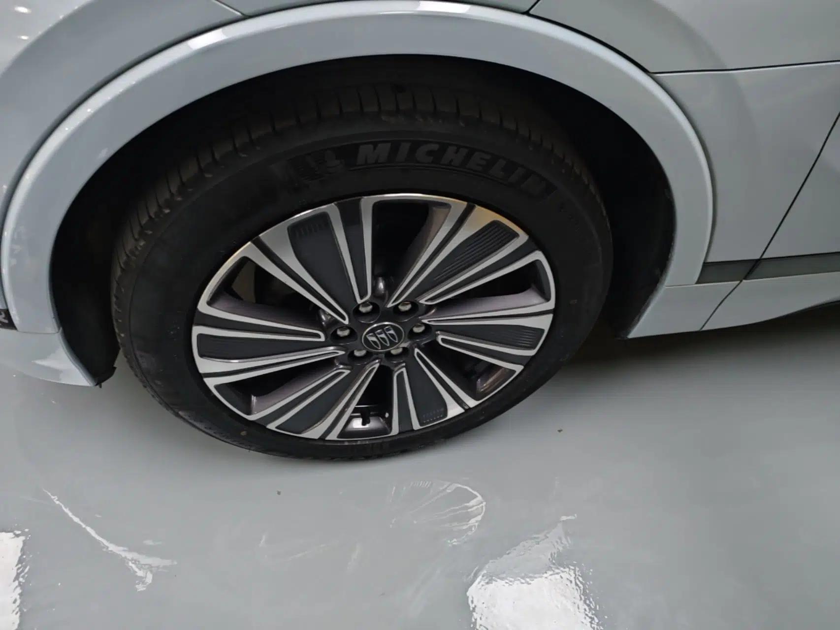Buick E5 2024 Premium Standard-Range Audiovisual Edition — миниатюра 8