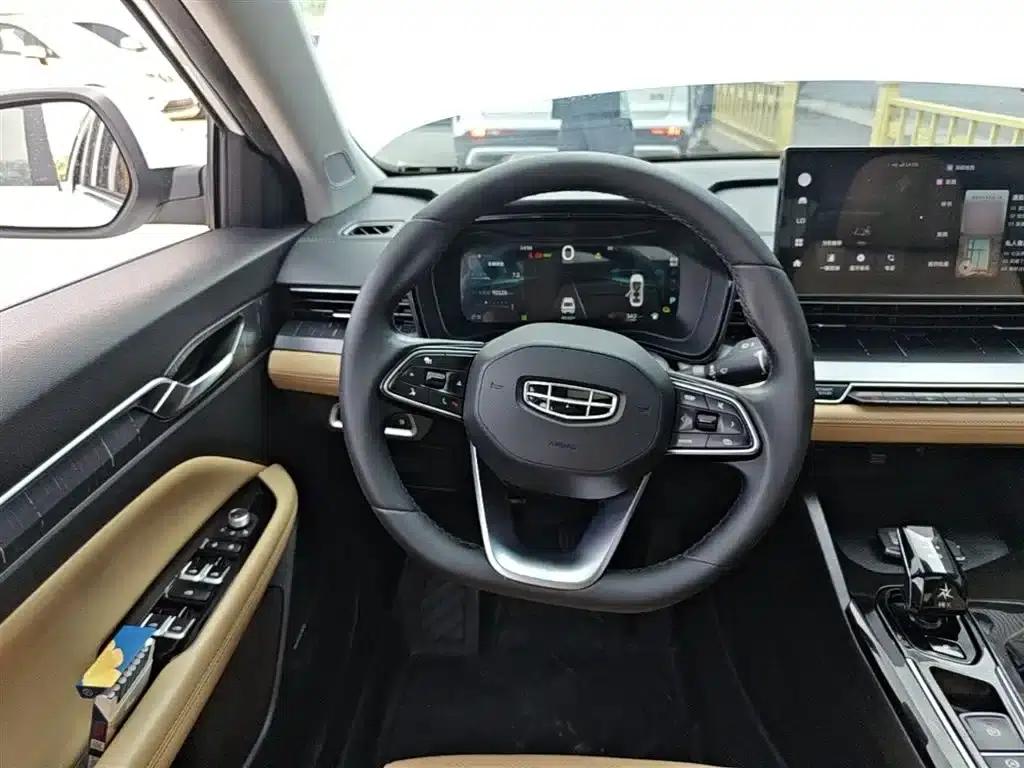 Geely Emgrand L HiP 2024 Champion Edition 1.5TD-DHT Pro 100KM Excellent Model — миниатюра 11