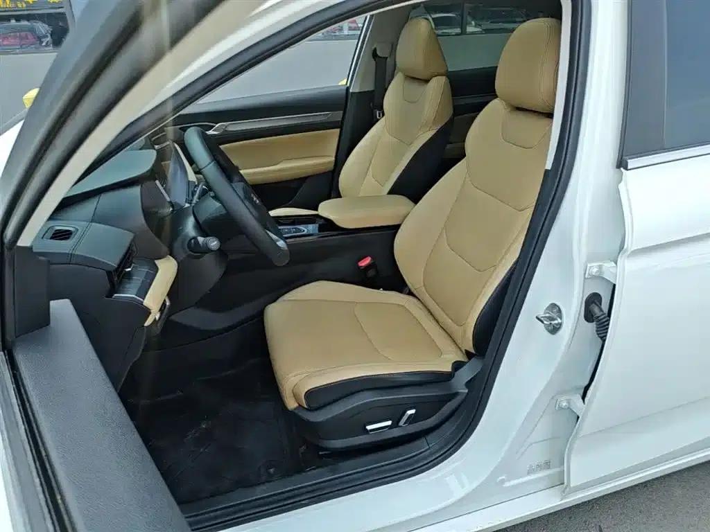 Geely Emgrand L HiP 2024 Champion Edition 1.5TD-DHT Pro 100KM Excellent Model — миниатюра 15