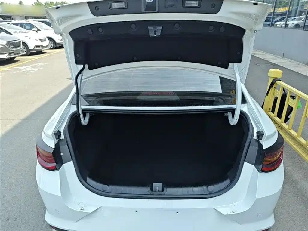 Geely Emgrand L HiP 2024 Champion Edition 1.5TD-DHT Pro 100KM Excellent Model — миниатюра 19