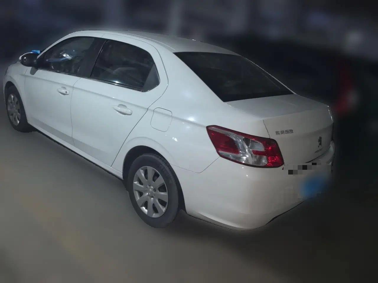 Peugeot 301 2014 1.6L Automatic Comfort Edition — миниатюра 4