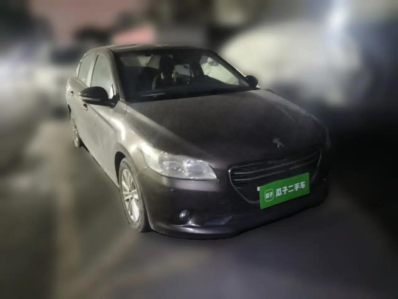 Peugeot 301 2014 1.6L Manual Comfort Edition — миниатюра 3