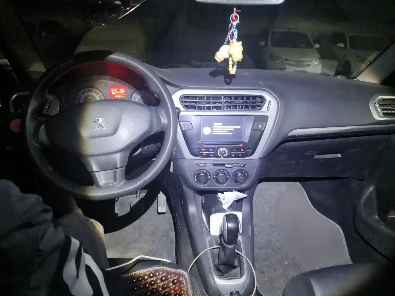 Peugeot 301 2014 1.6L Manual Comfort Edition — миниатюра 10