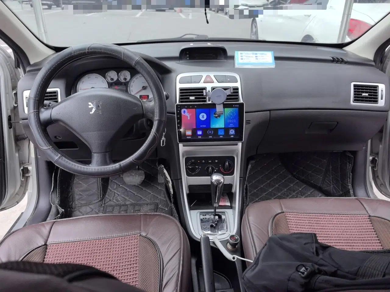 Peugeot 307 2010 Sedan 1.6L Automatic Comfort Edition — миниатюра 10