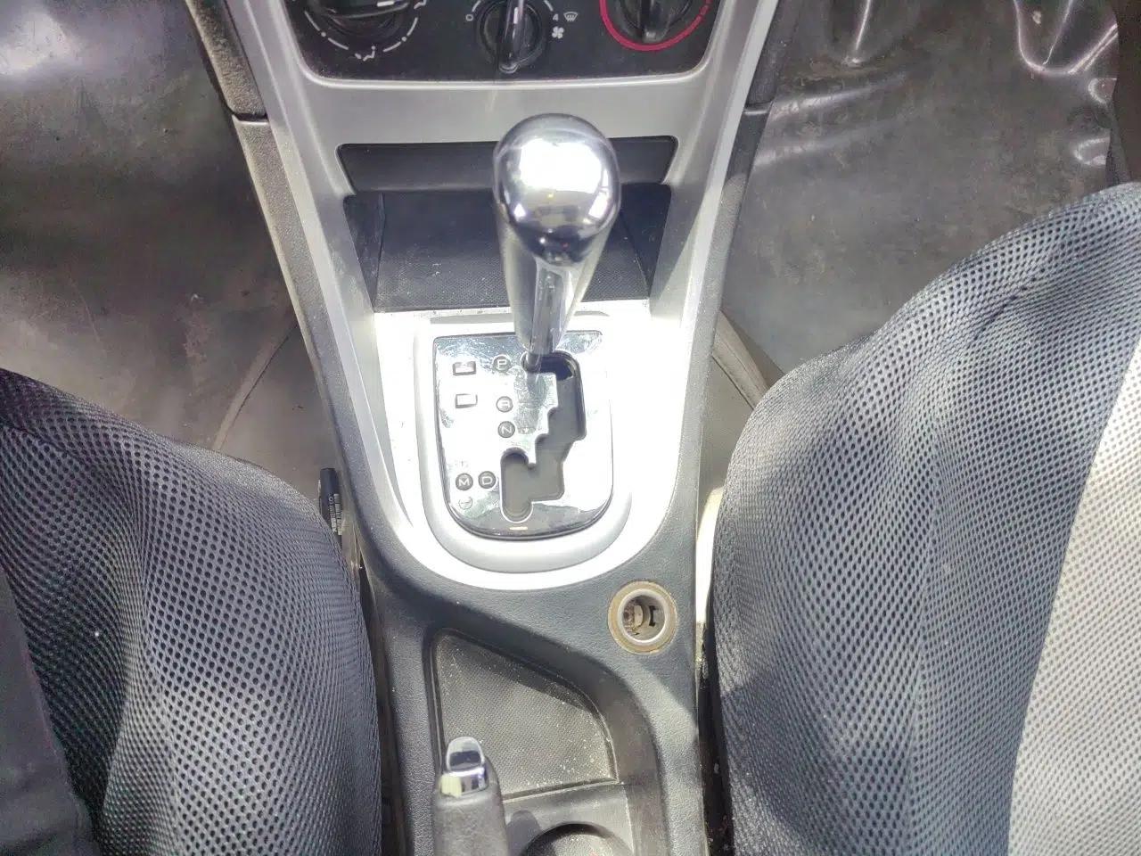 Peugeot 307 2012 Hatchback 1.6L Automatic Comfort Edition — миниатюра 15