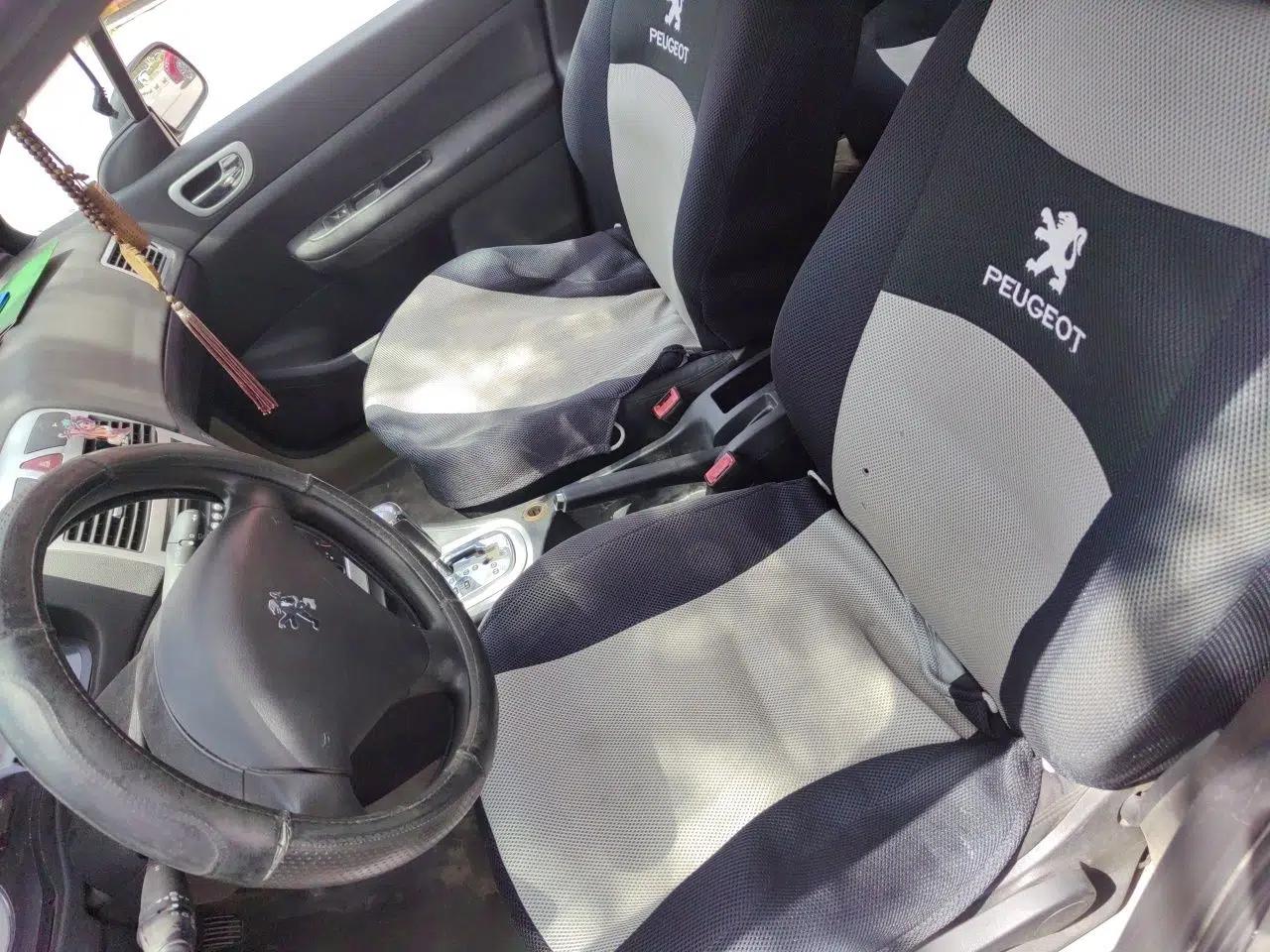 Peugeot 307 2012 Hatchback 1.6L Automatic Comfort Edition — миниатюра 16