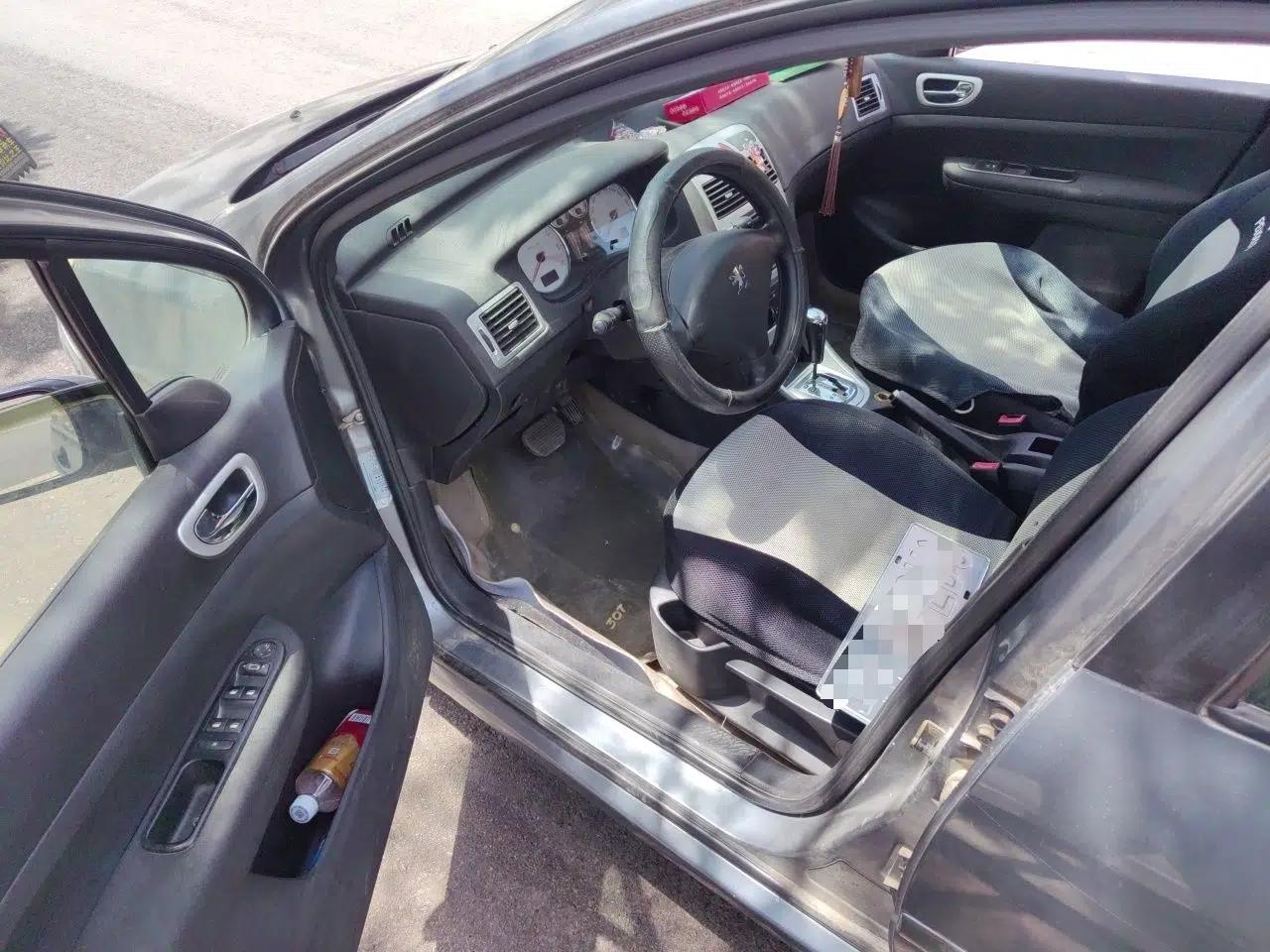 Peugeot 307 2012 Hatchback 1.6L Automatic Comfort Edition — миниатюра 17