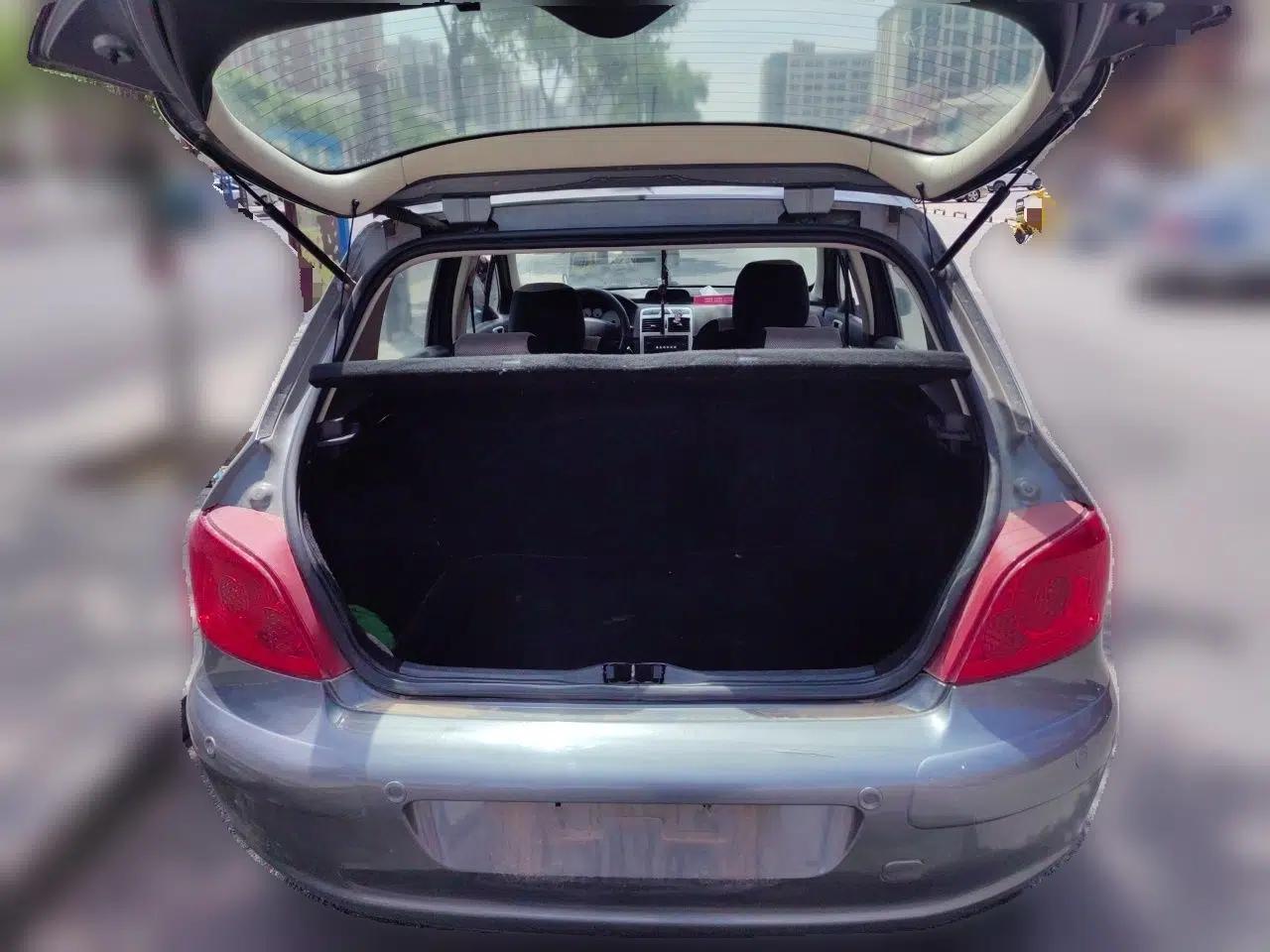 Peugeot 307 2012 Hatchback 1.6L Automatic Comfort Edition — миниатюра 20