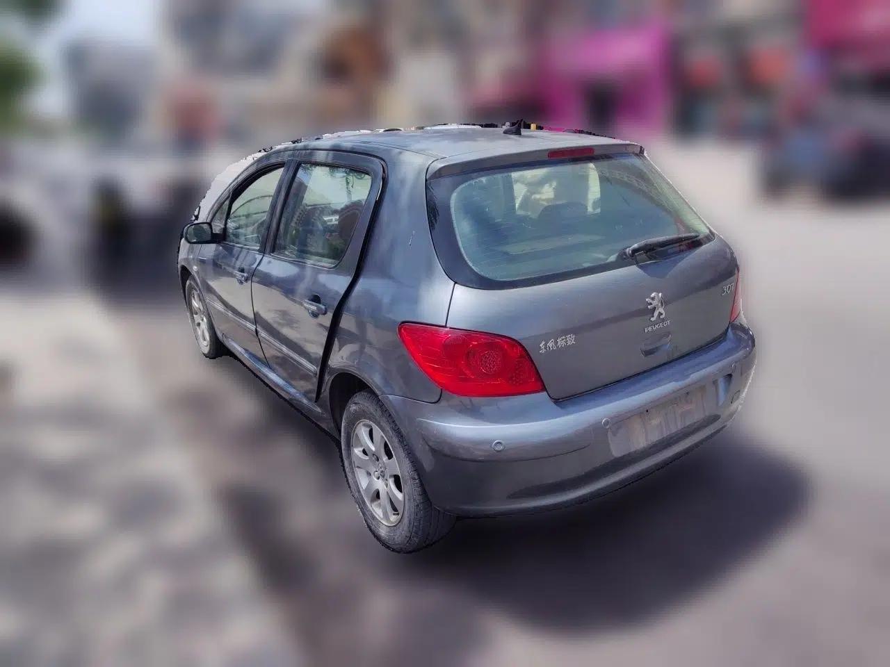 Peugeot 307 2012 Hatchback 1.6L Automatic Comfort Edition — миниатюра 4