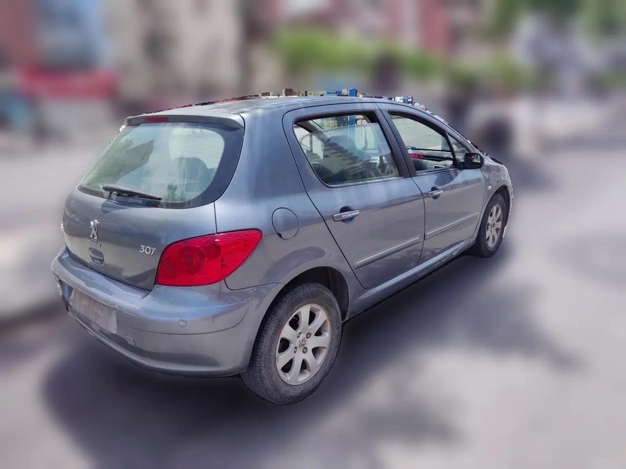 Peugeot 307 2012 Hatchback 1.6L Automatic Comfort Edition — миниатюра 6