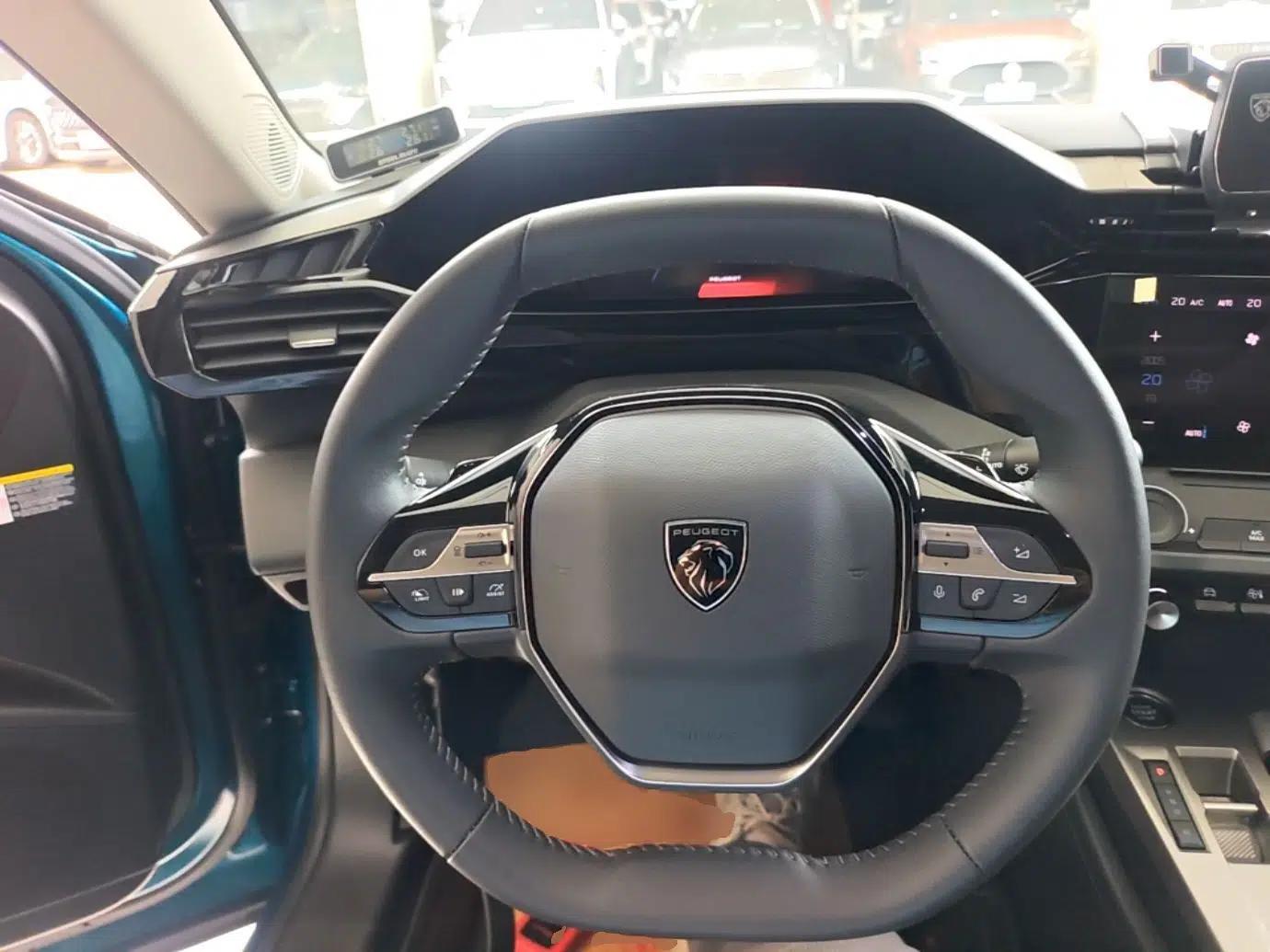 Peugeot 408X 2023 Gravity Edition — миниатюра 13
