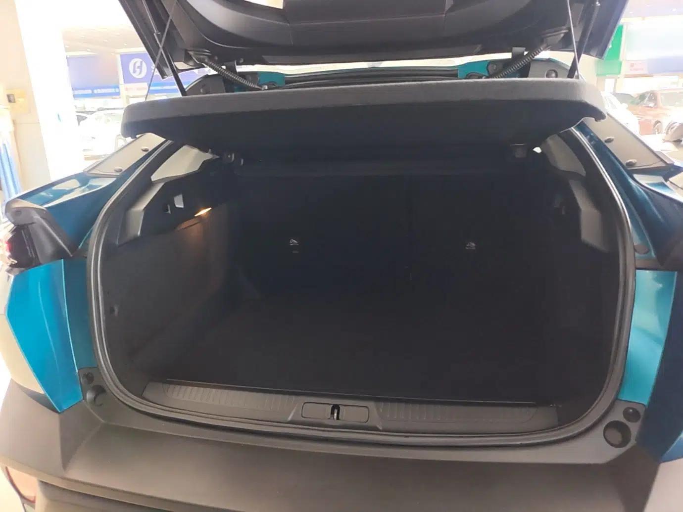 Peugeot 408X 2023 Gravity Edition — миниатюра 21