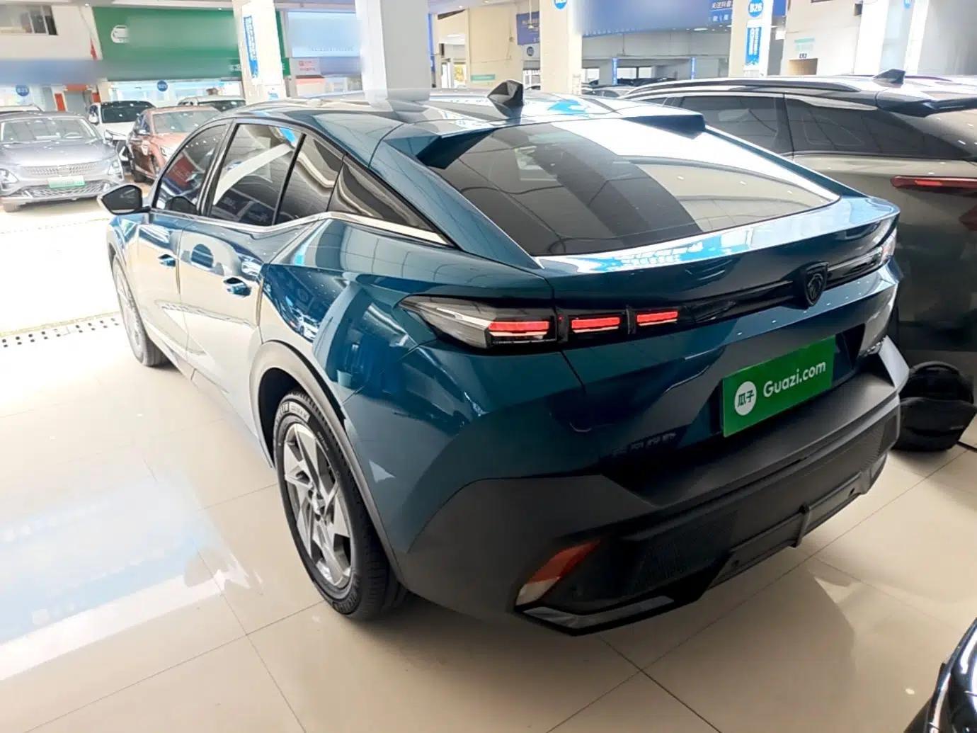 Peugeot 408X 2023 Gravity Edition — миниатюра 7
