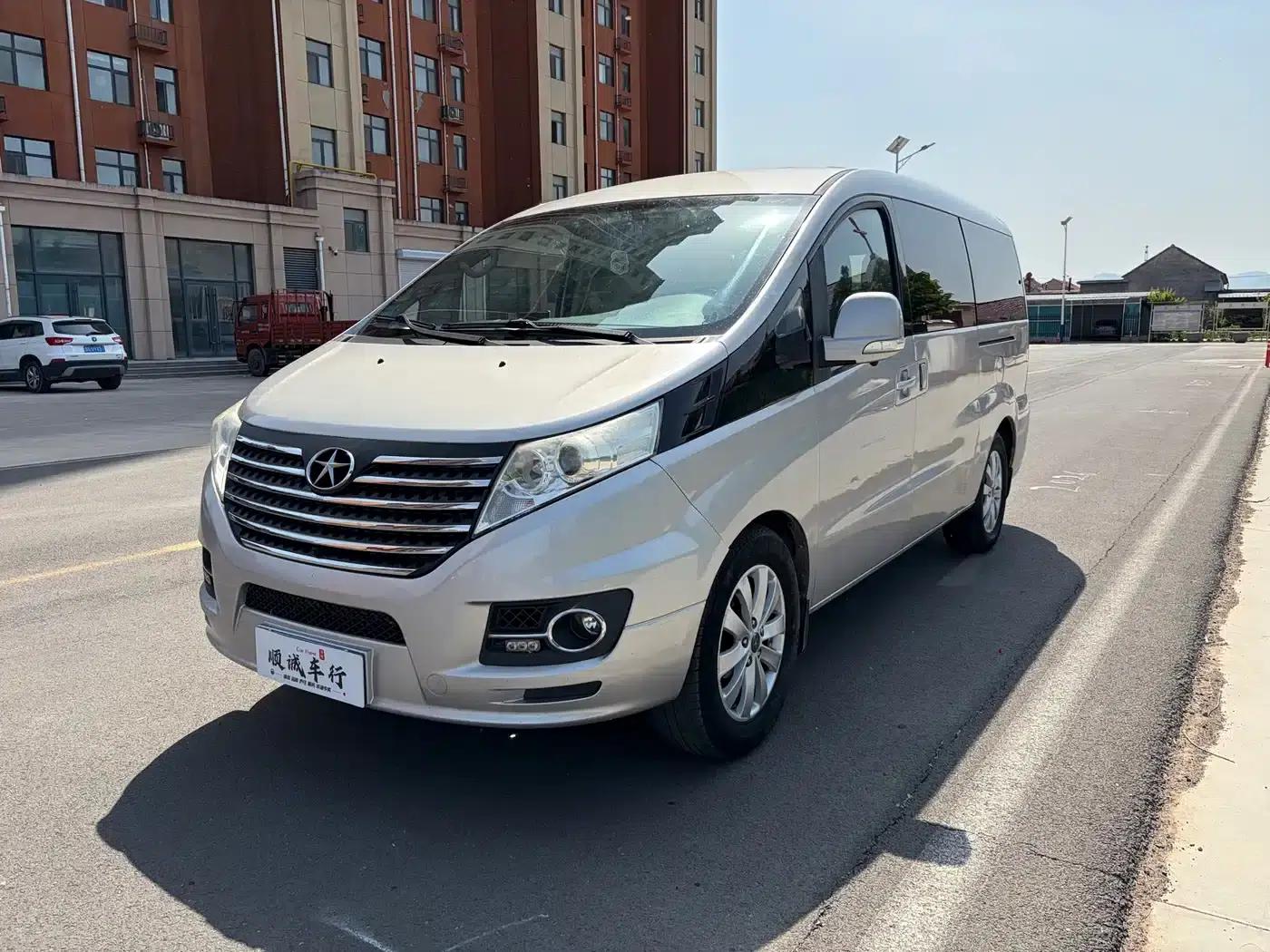 Refine M5 2016 1.9T Diesel Manual Business Edition — миниатюра 1