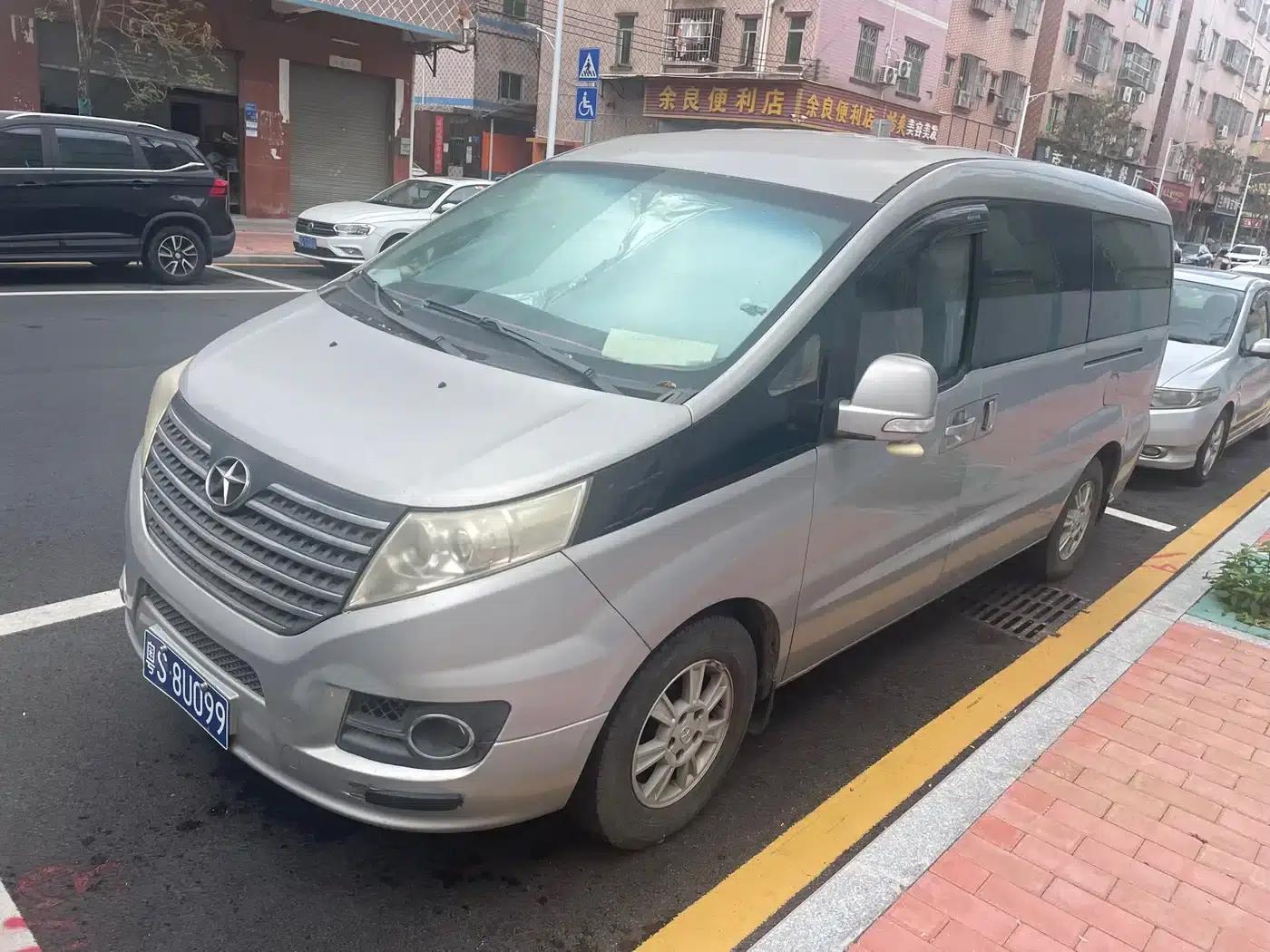Refine M5 2012 1.9T Diesel Manual Executive Edition — миниатюра 3