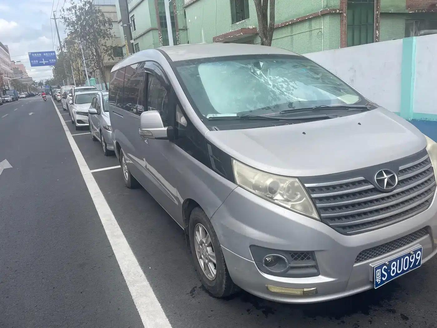 Refine M5 2012 1.9T Diesel Manual Executive Edition — миниатюра 4