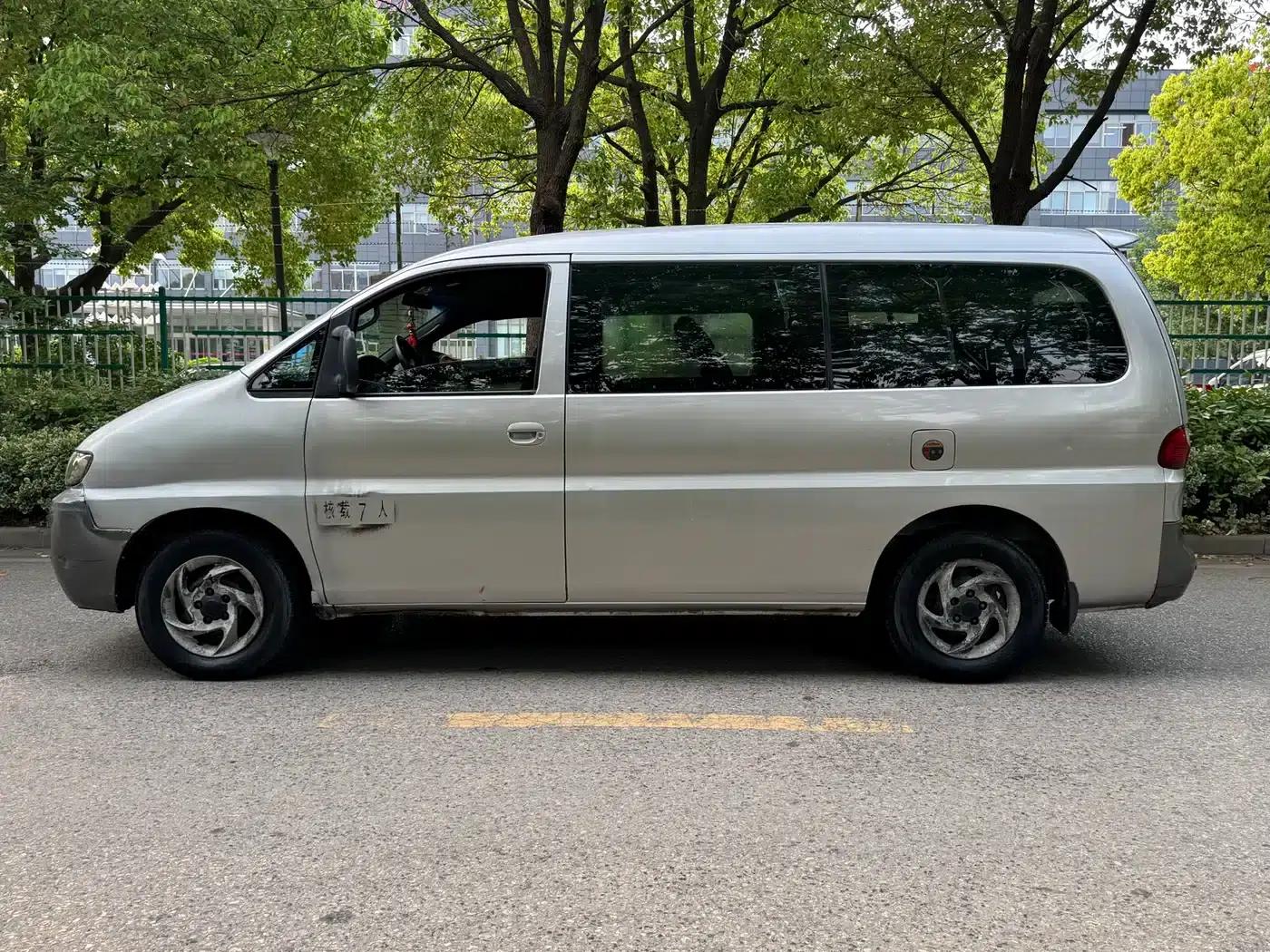 Refine 2008 2.0L Shuttle Gasoline Model (Simplified Version with Front and Rear Air Conditioning) — миниатюра 3