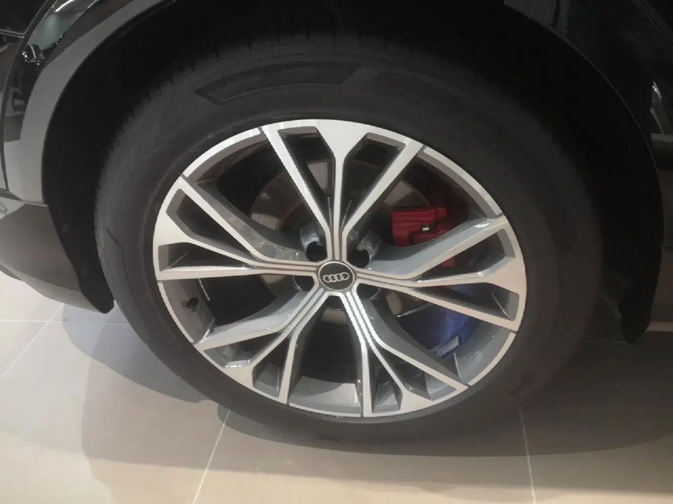 Audi Q8 2022 55 TFSI Prestige Dynamic Edition — миниатюра 10