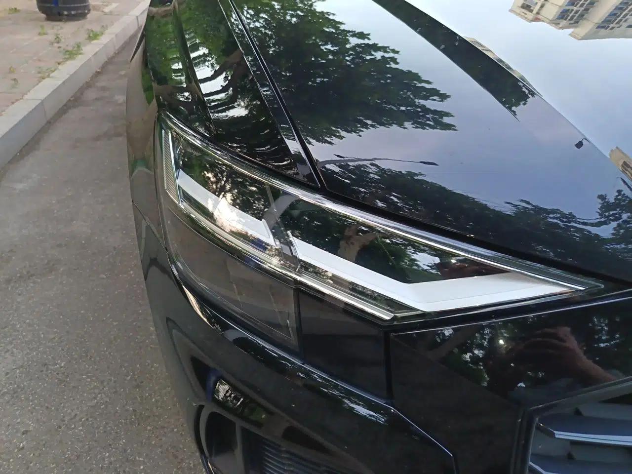 Audi Q8 2019 55 TFSI Luxury Dynamic Model — миниатюра 7