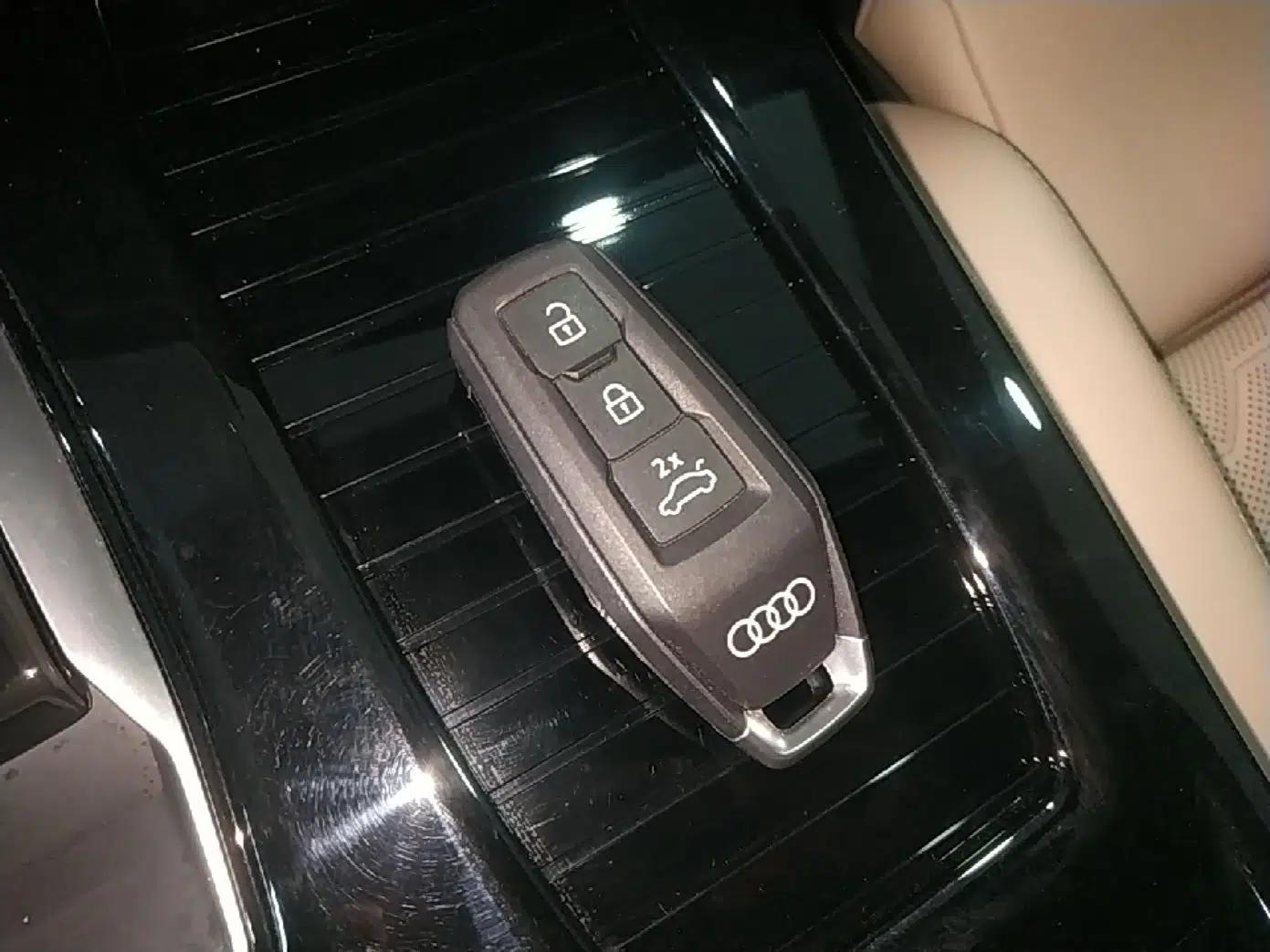 Audi Q6L e-tron 2026 First Launch Navigation Edition — миниатюра 12