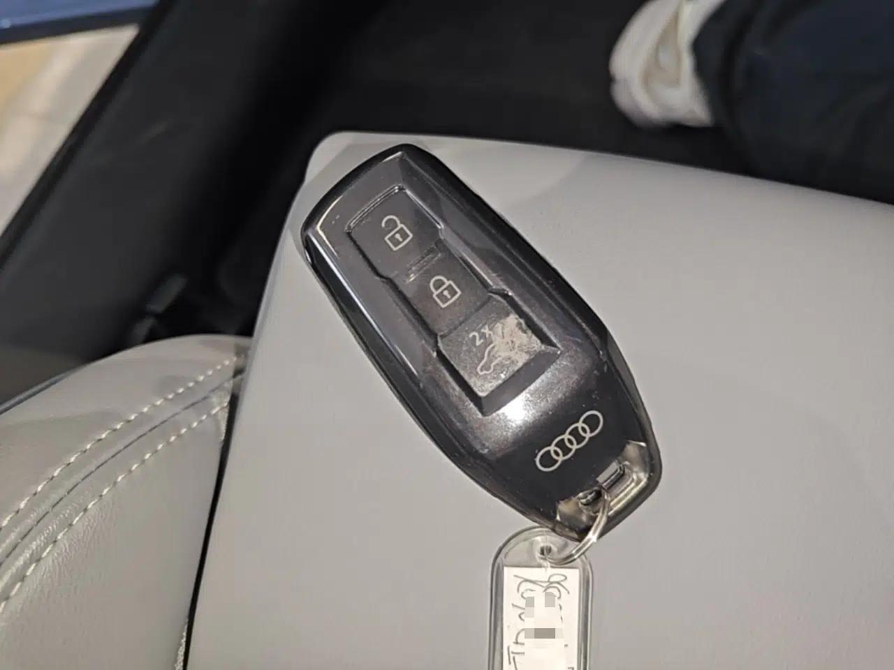 Audi Q6L e-tron 2026 First Launch Navigation Edition — миниатюра 12